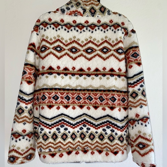 Southwestern Style Fluffy Fleece Pullover - Picture 3 of 7